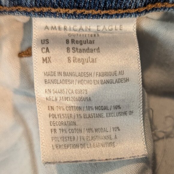 American Eagle Medium Wash Distressed Curvy Mom Jeans - Picture 6 of 6